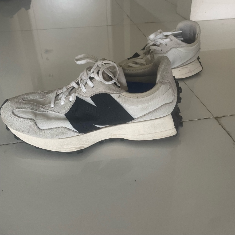 New balance 327 women’s 8.5